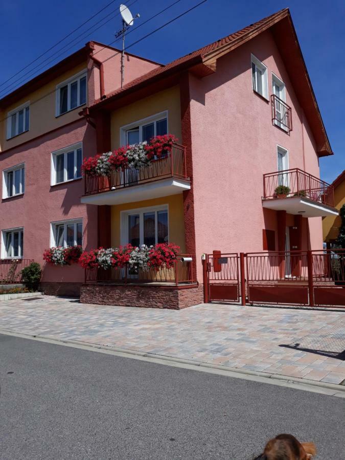 Apartmany Boss Liptovský Mikuláš Dış mekan fotoğraf